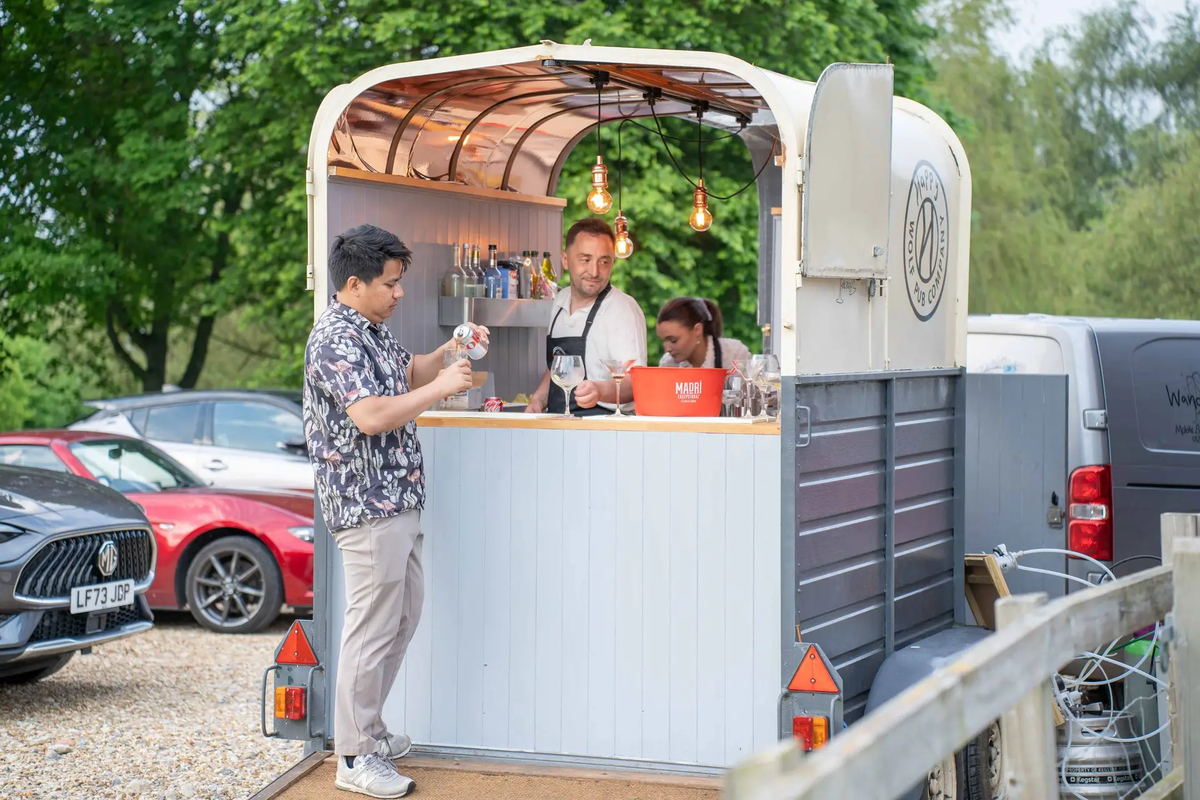 WanderBar, Warwick | Mobile Bars | Confetti