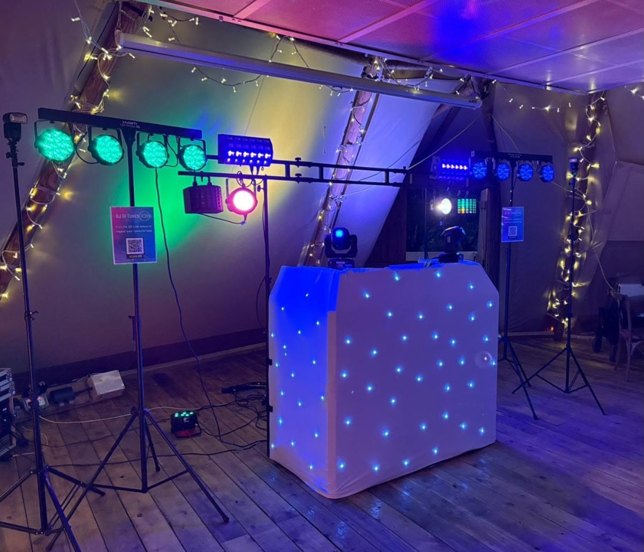 Gallery Item 1 for Si-Tunes Entertainment
