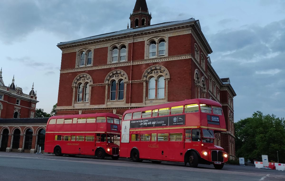 Go-Ahead London, Colliers Wood | Wedding Car Hire | Confetti